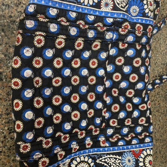 Vera Bradley - Medium Duffel Bag - 18x8x8- Cotton Quilted ( Blue/Red/White) - Picture 8 of 9